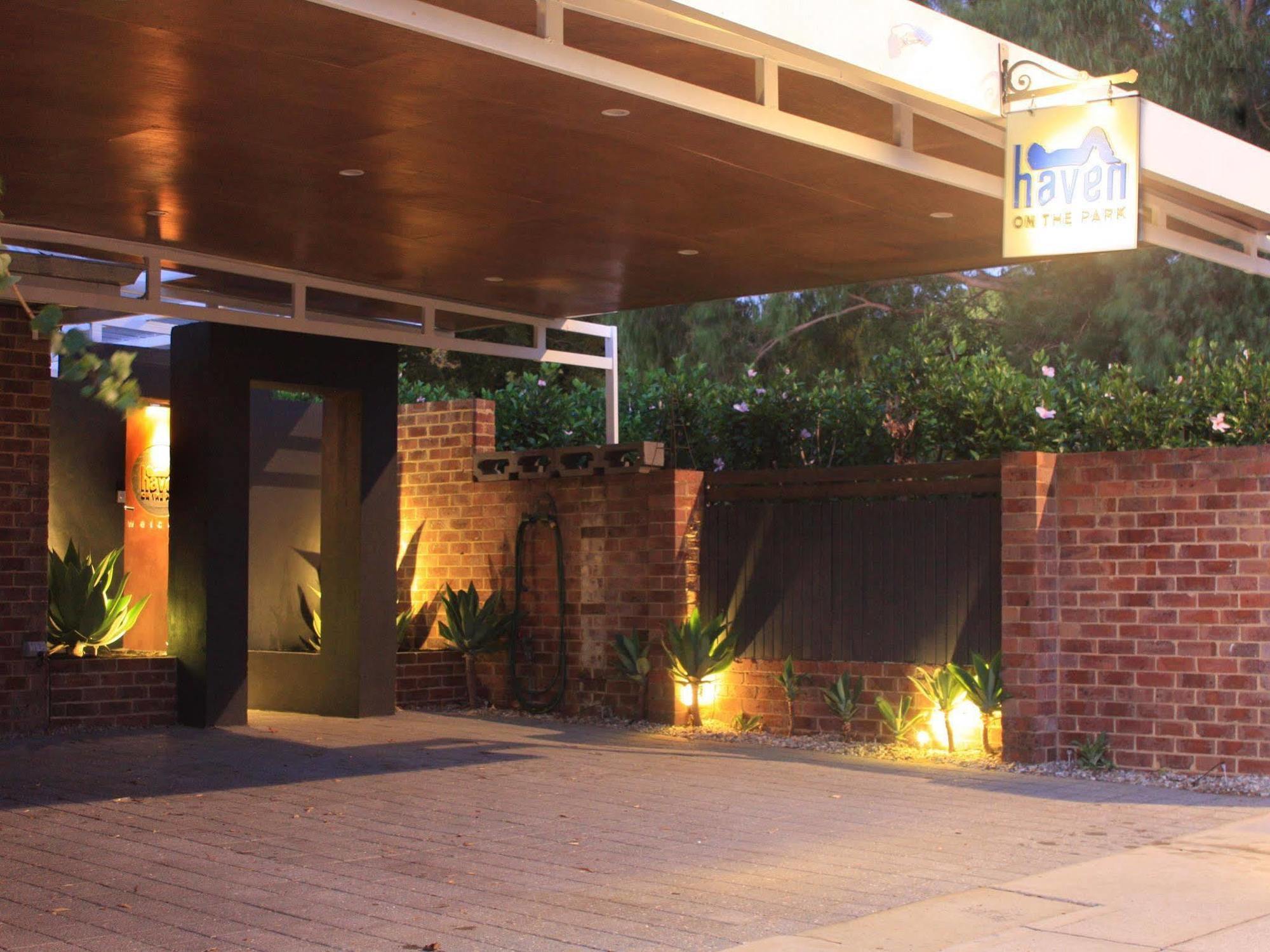Hotel Haven On The Park à Perth Extérieur photo