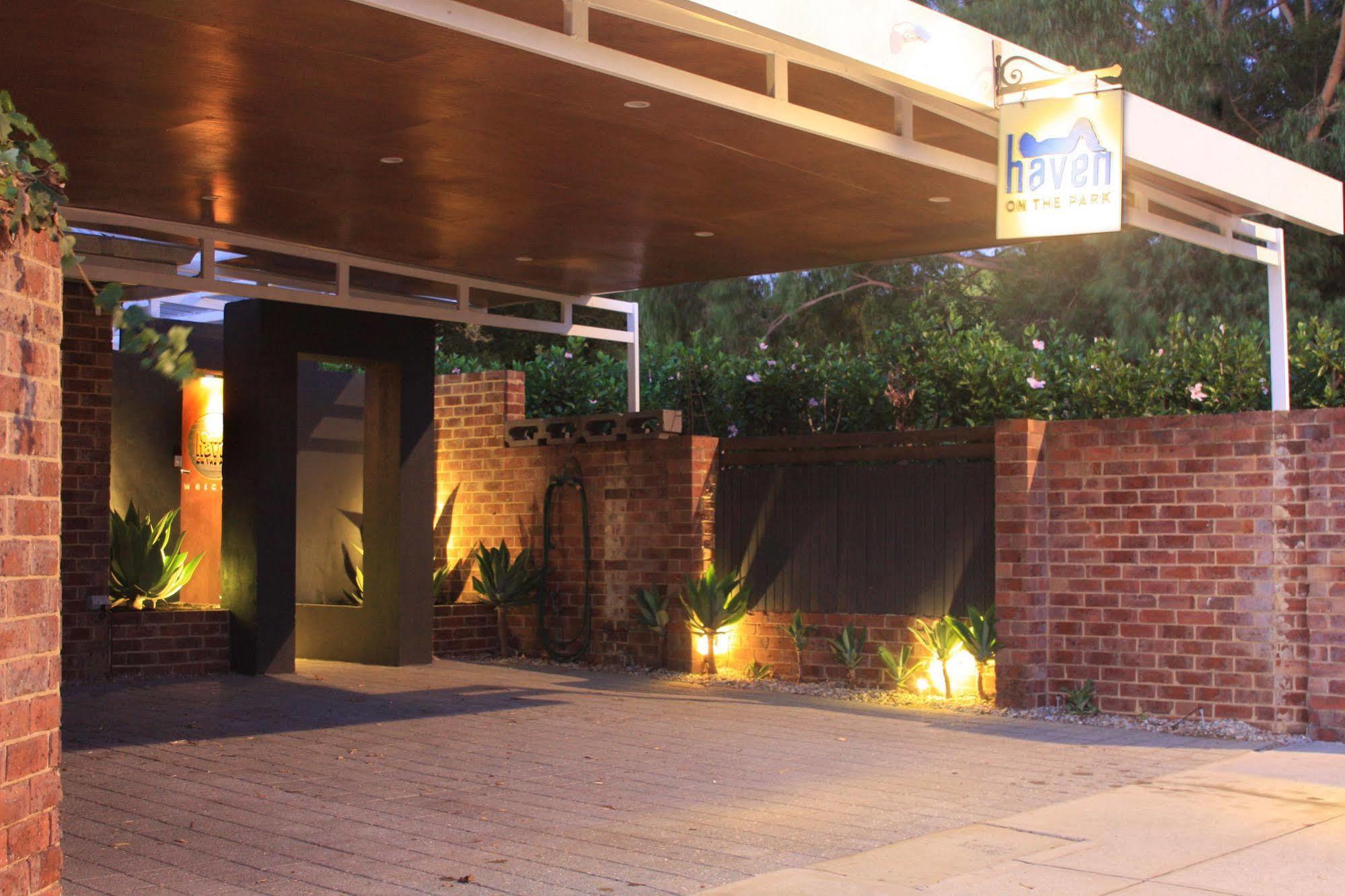 Hotel Haven On The Park à Perth Extérieur photo